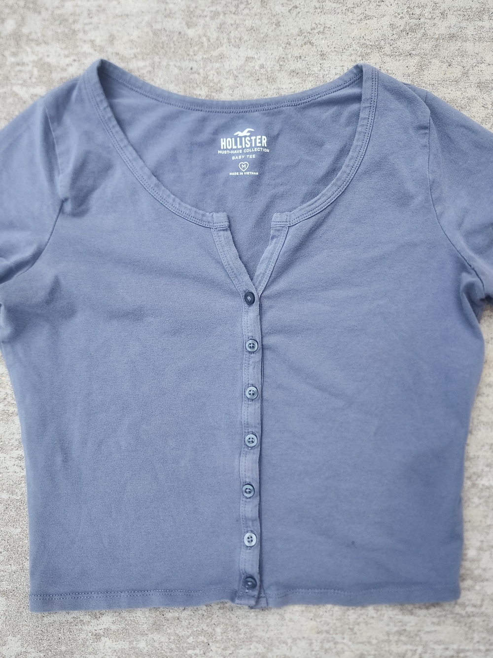 Hollister Women's Blue Fitted Baby Tee Button-Front‎ Scoop Neck Top, Sz M